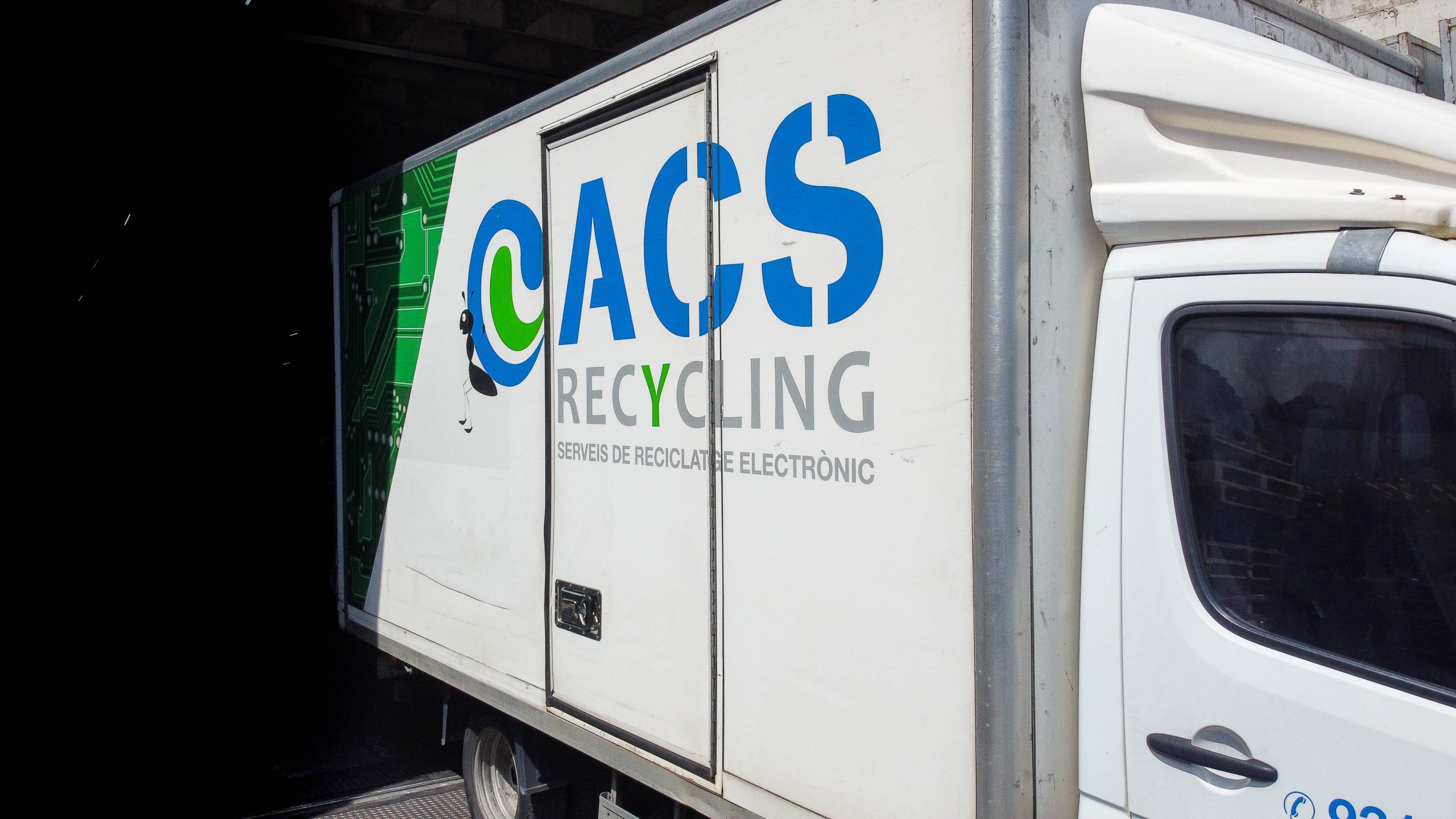 ACS Recycling servicio de transporte y recogida de residuos RAEE