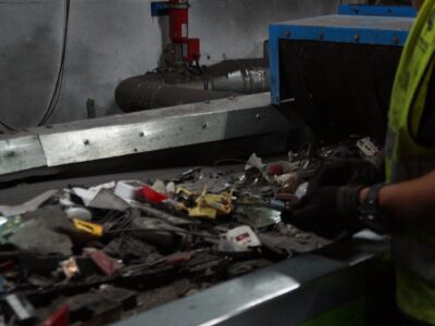 Tratamiento industrial de residuos electrónicos